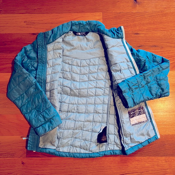 The North Face Girls Thermoball Jacket - Picture 3 of 4